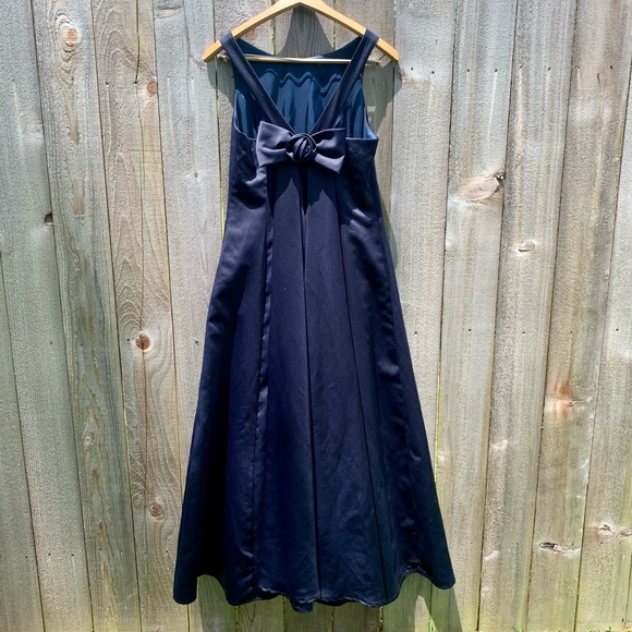 Dresses & Skirts - Brilliant Navy blue evening dress in size 12